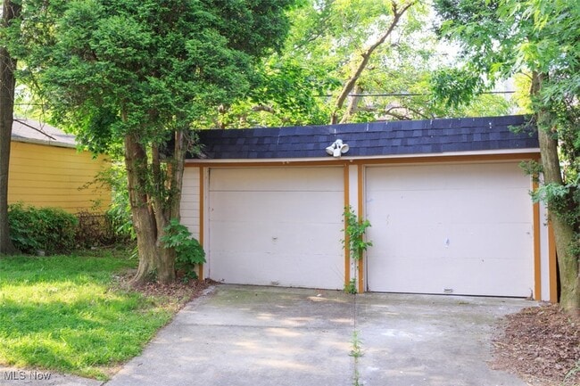 Building Photo - 3318 Tullamore Rd