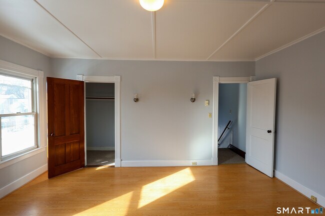 Building Photo - 24 Fairview St