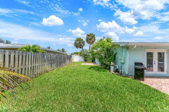 Building Photo - 1109 Seminole Dr