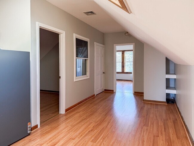 Building Photo - 803 Boylston St