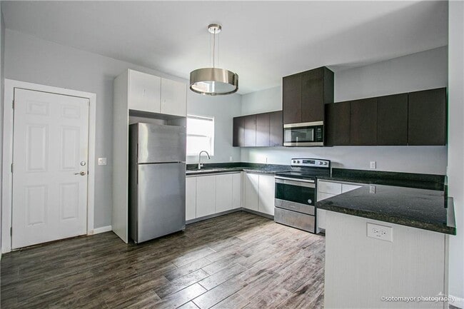 Building Photo - 14 Valeria St