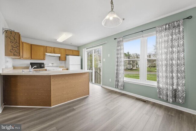 Building Photo - 703 Horse Chestnut Ct