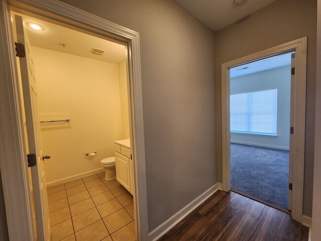 Building Photo - 2 Bedroom | 2 Bath Condo with Garage in Bellingham Park