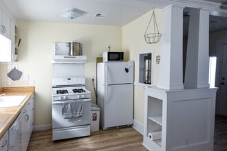 Building Photo - 205 S High St