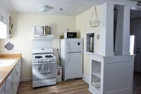 Building Photo - 205 S High St