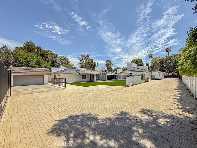 Building Photo - 22921 Dolorosa St