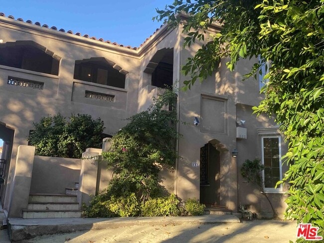 Building Photo - 994 Stearns Dr