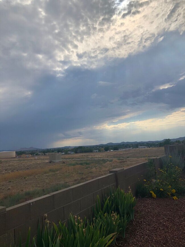 Building Photo - Beautiful 3 Bedroom in Bright Star, Chino Valley