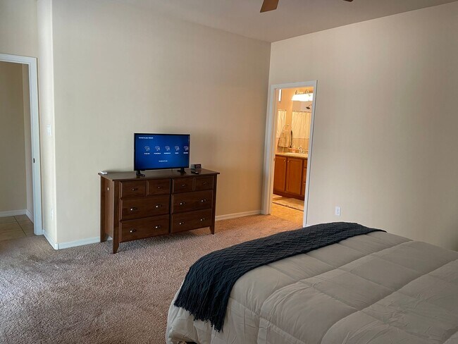 Building Photo - Furnished Pool/Spa Home in Araby Estates