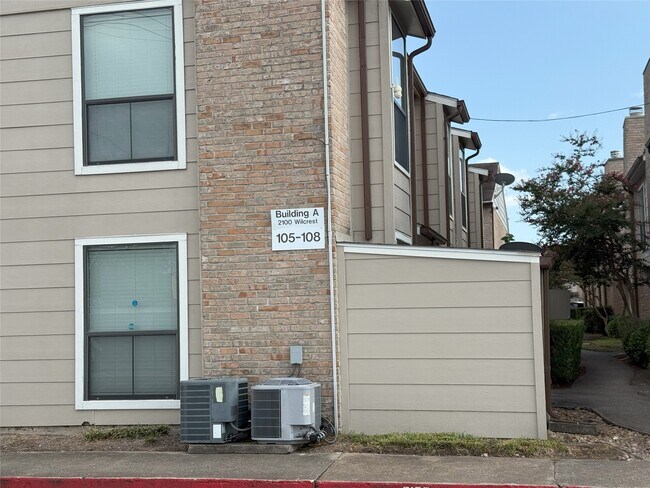Building Photo - 2100 Wilcrest Dr
