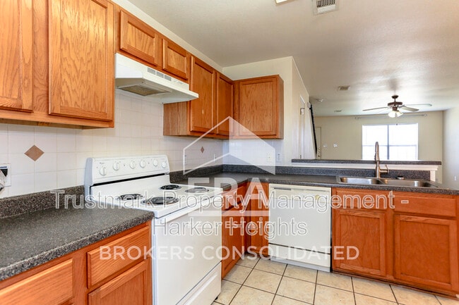Building Photo - 707 S Amy Ln