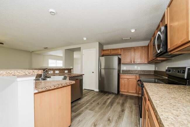 Building Photo - 2273 Brian Lakes Dr E