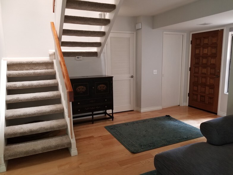 entry way - 8830 Via Andar