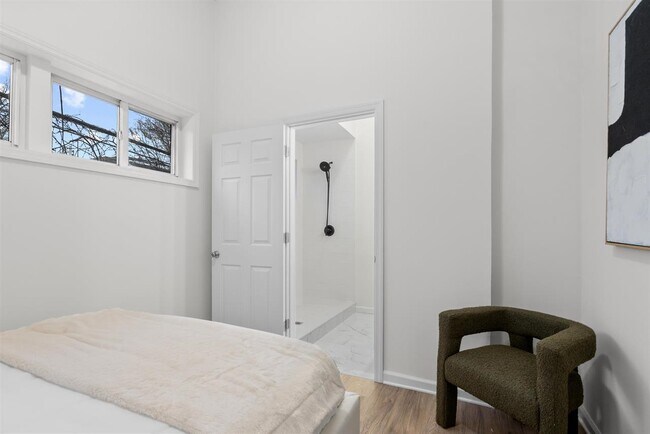 Building Photo - 407 Park Ave