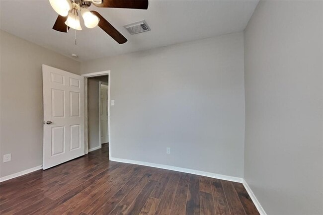 Building Photo - 2916 Tower Bridge Ct