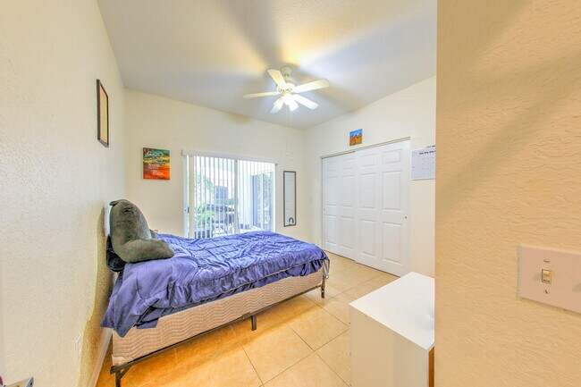 Building Photo - 1829 Sandhill Crane Dr
