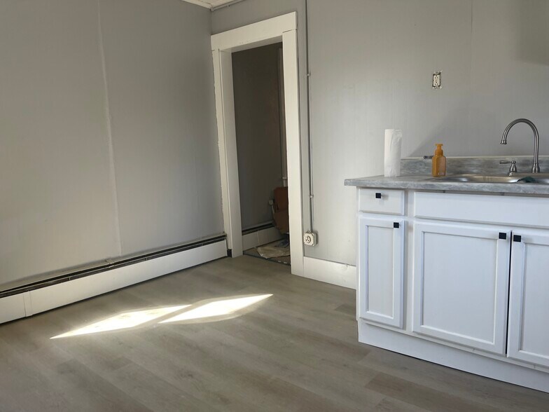 Building Photo - 288 Genesee St