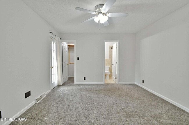 Building Photo - 9111 Woodpark Ln NW