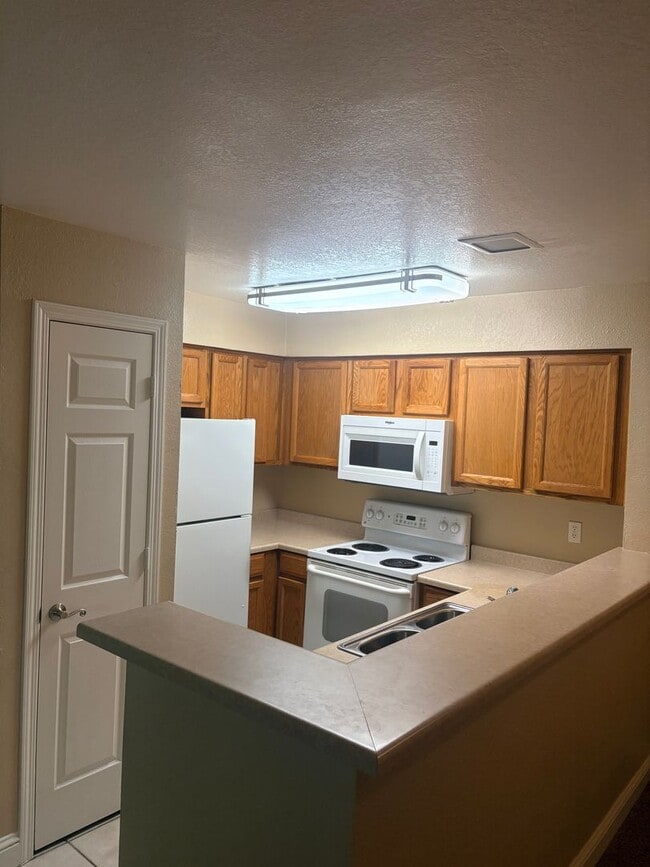 Building Photo - Villa Borgata Condo Available for Lease