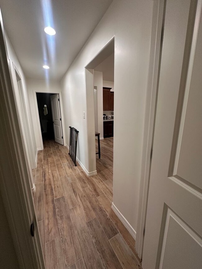 Building Photo - 3bed/2bath ALL tile home built in 2024