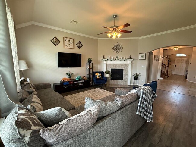 Building Photo - 5531 Drumlin Field Way