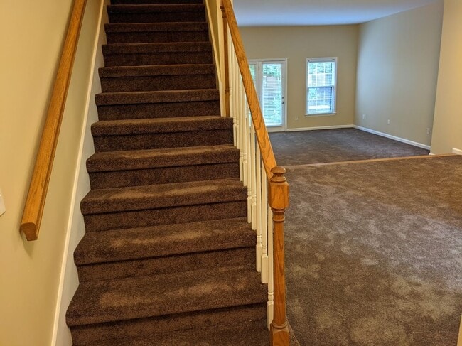 Building Photo - Townhome Prime Location in Old West End.