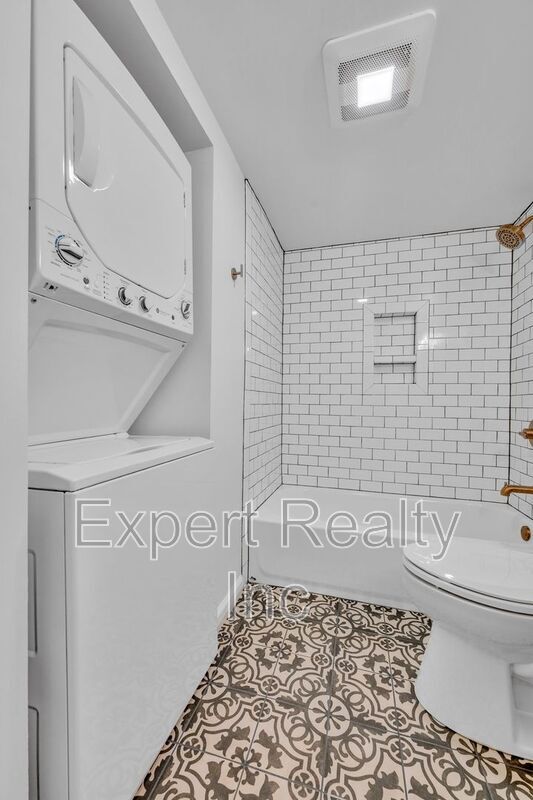 Building Photo - 2076 Montreat Cir