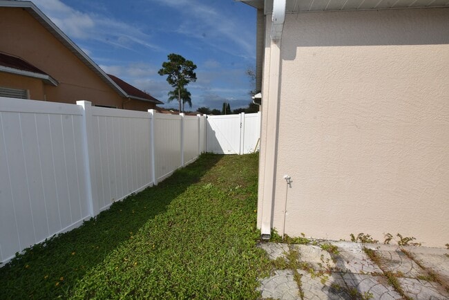 Building Photo - 2961 Settlers Trail