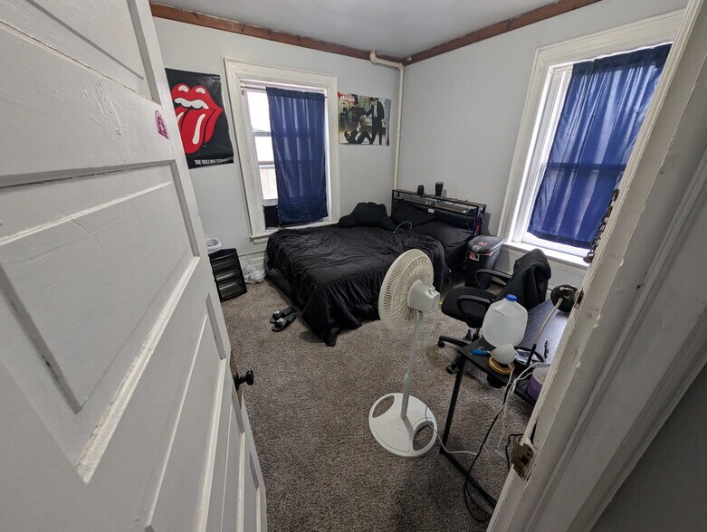 Building Photo - 508 S 4th St