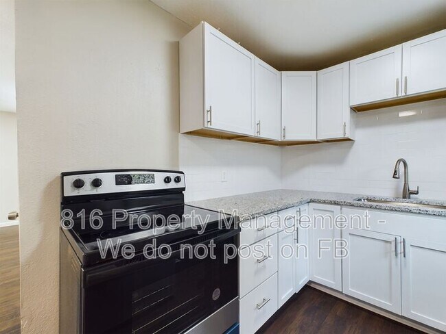 Building Photo - 4535 Lister Ave