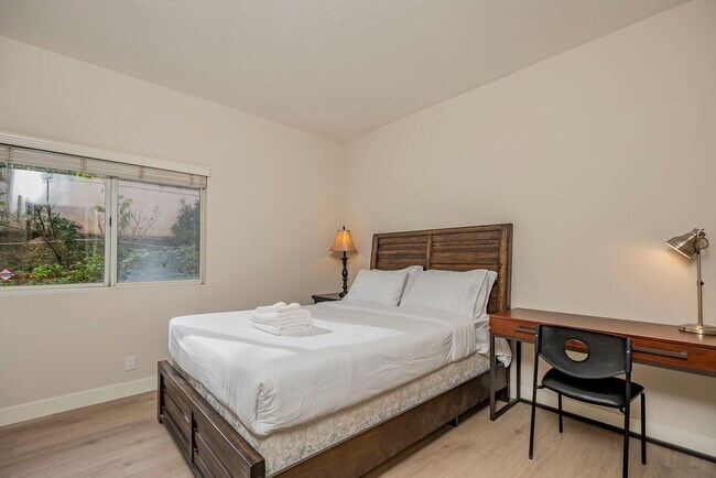 Building Photo - Fully Furnished! Prestige Luxury Single 5bed 3bath House