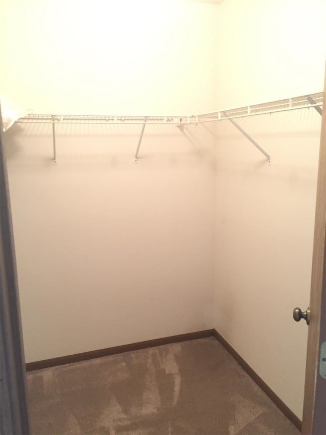 Building Photo - 1216 Sandhurst Ln