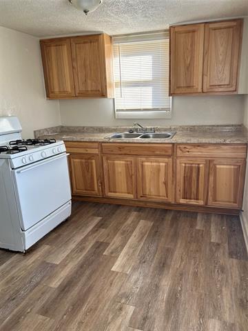 Building Photo - 205 N Las Vegas Trail