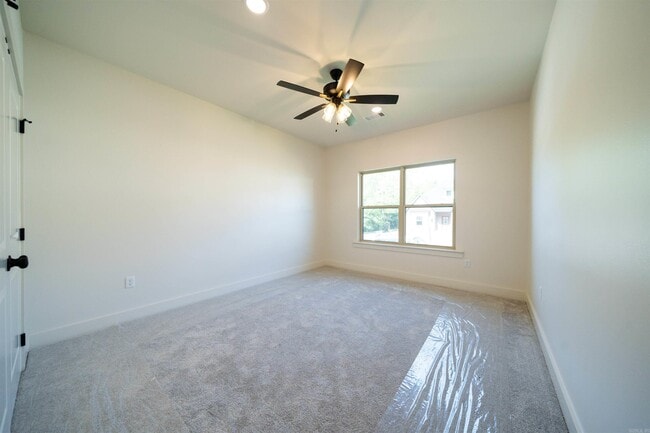 Building Photo - 15112 Matterhorn Lp