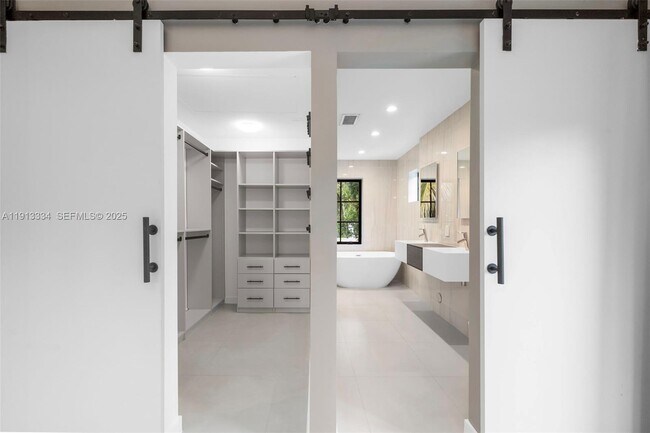 Building Photo - 151 NE 43rd St