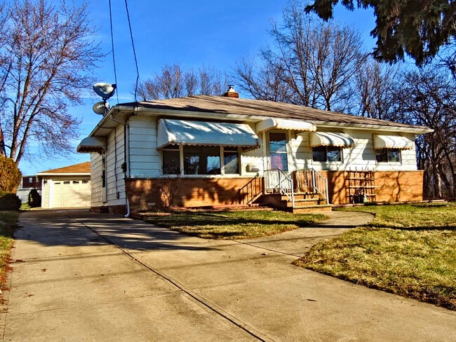 Primary Photo - Newly Renovated 3-Bed, 1-Bath Bedford Ranch — Move-In Ready