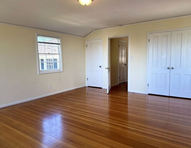 Building Photo - This is a Berkeley Lifestyle. | 3BR | 1.5BA | 1,450 SF | Just Steps from Campus