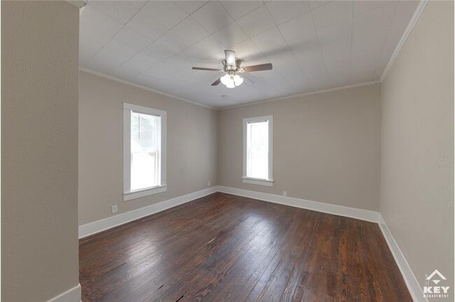 Building Photo - 1258 N Lewellen Ave