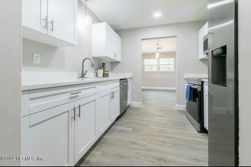 Building Photo - 4212 Lane Ave S