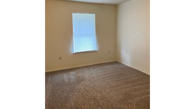 Building Photo - 1510 E Loop 304