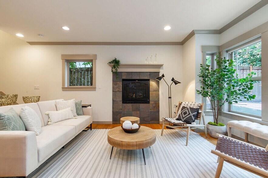 Primary Photo - 316 19th Ave