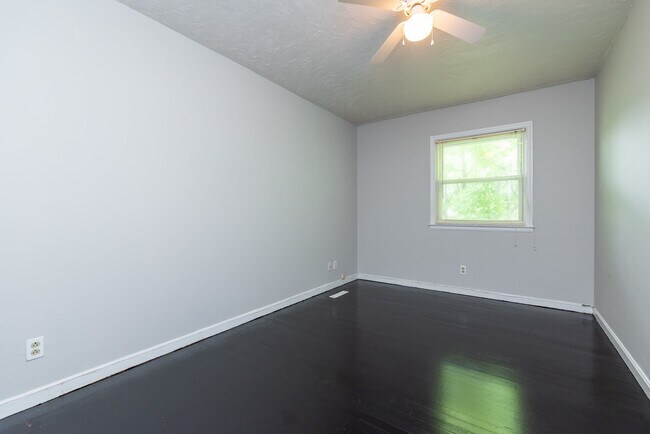 Building Photo - 2333 Alexandria Dr
