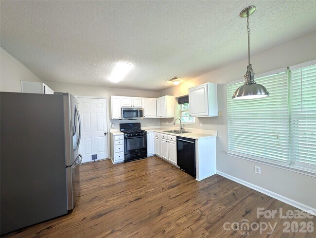 Building Photo - 7603 Lullwater Cove