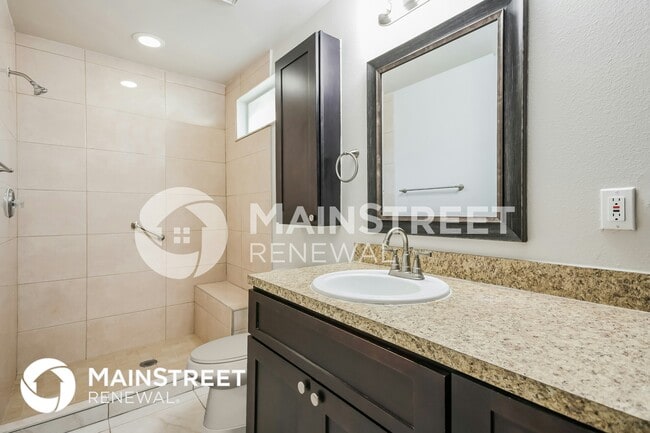 Building Photo - 2321 Paulette Dr