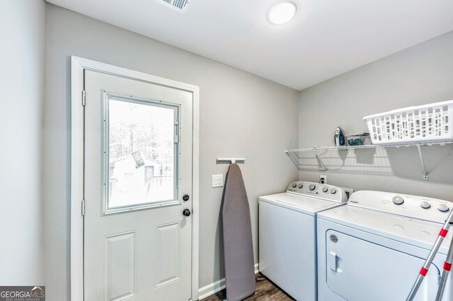 Building Photo - 6230 Love St