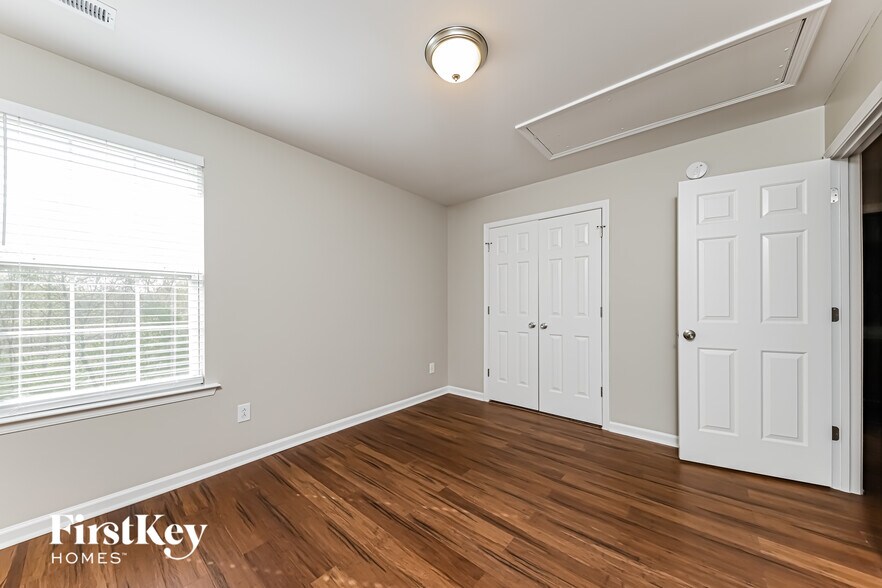 Building Photo - 6221 Elderbush Dr