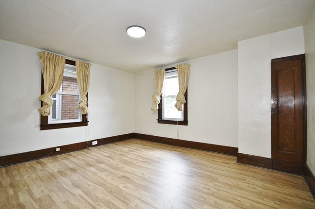 Building Photo - Charming 3-bedroom, 1-bathroom house locat...