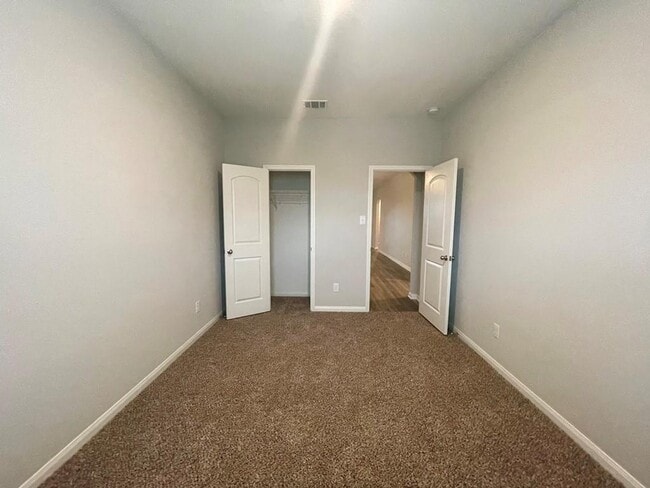 Building Photo - 228 Star Spangled Dr