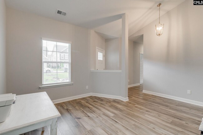 Building Photo - 322 Underhill Dr
