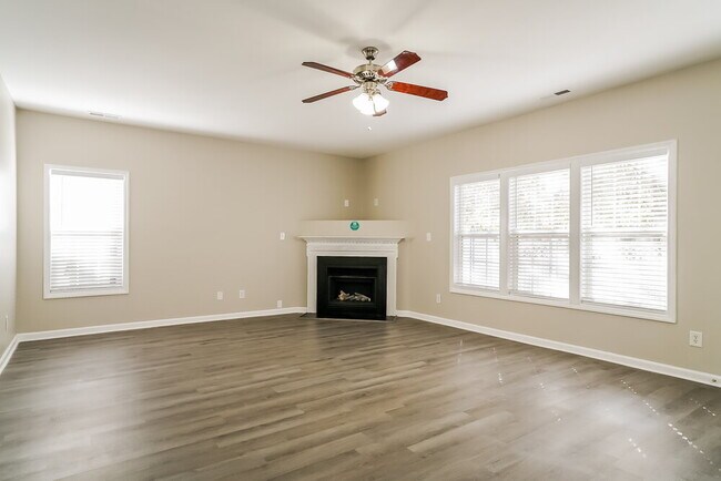 Building Photo - 8039 Marsh Hollow Dr